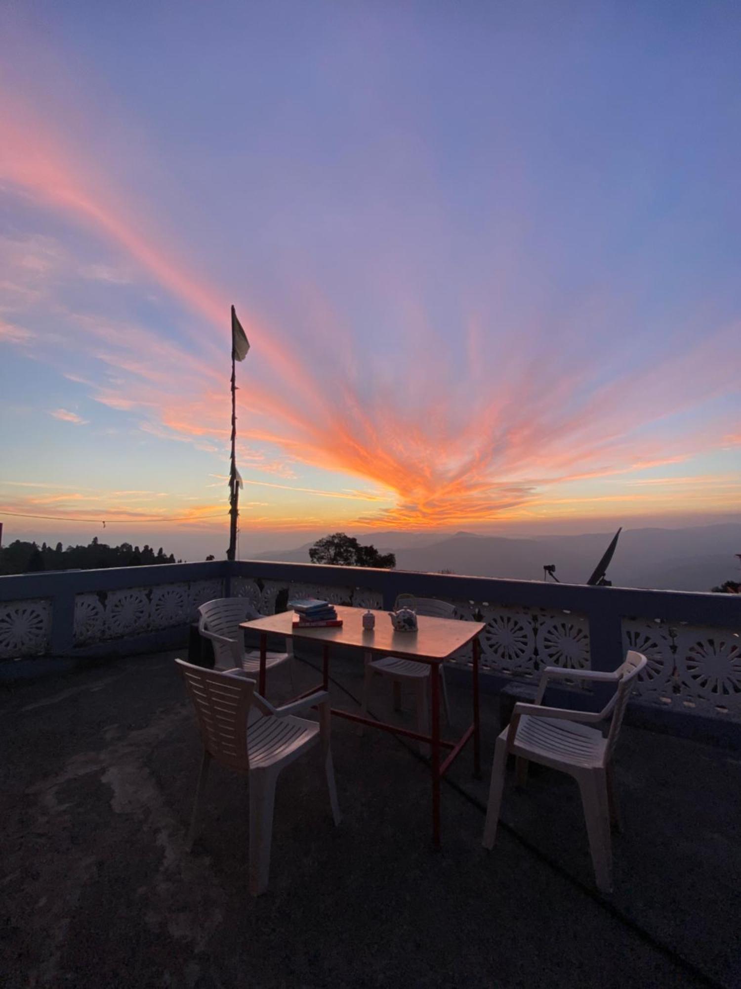 Aakeet Lyang Homestay Kurseong Exterior photo